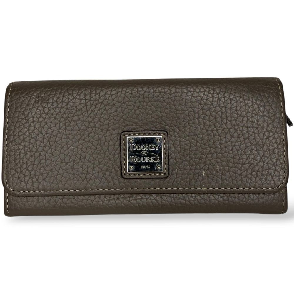 ▪️DOONEY & BOURKE Pebbled Leather Bifold Snap Wallet